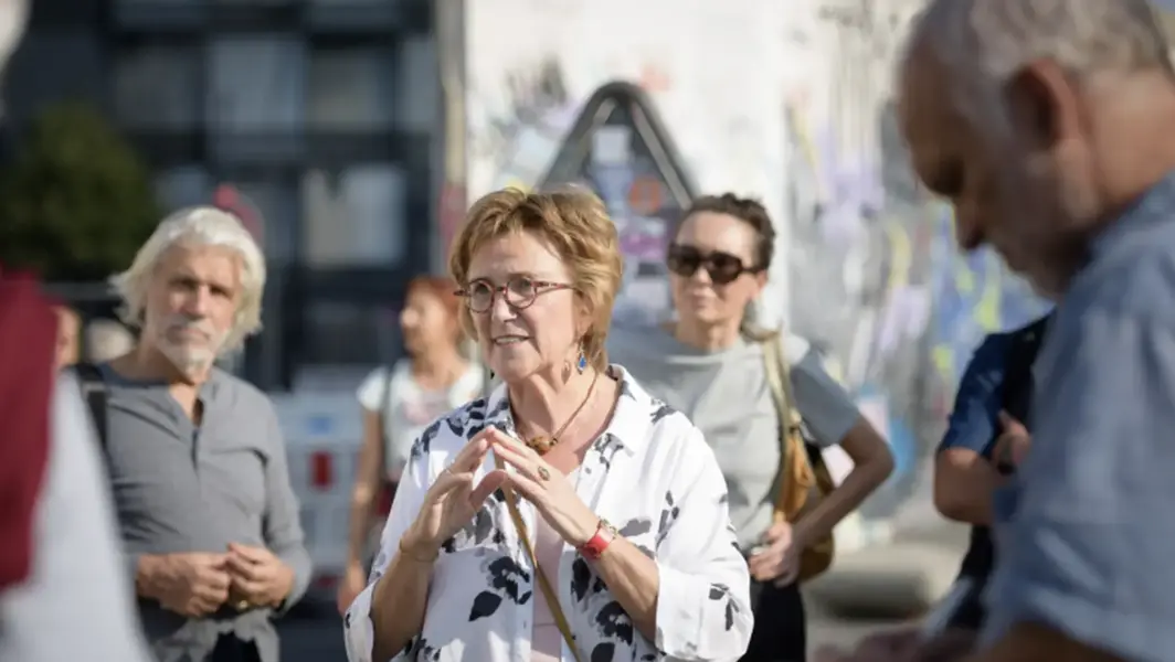 Ask the Artist an der East Side Gallery